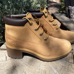 Timberland women’s Kinsley 6-inch boots size 7.5
