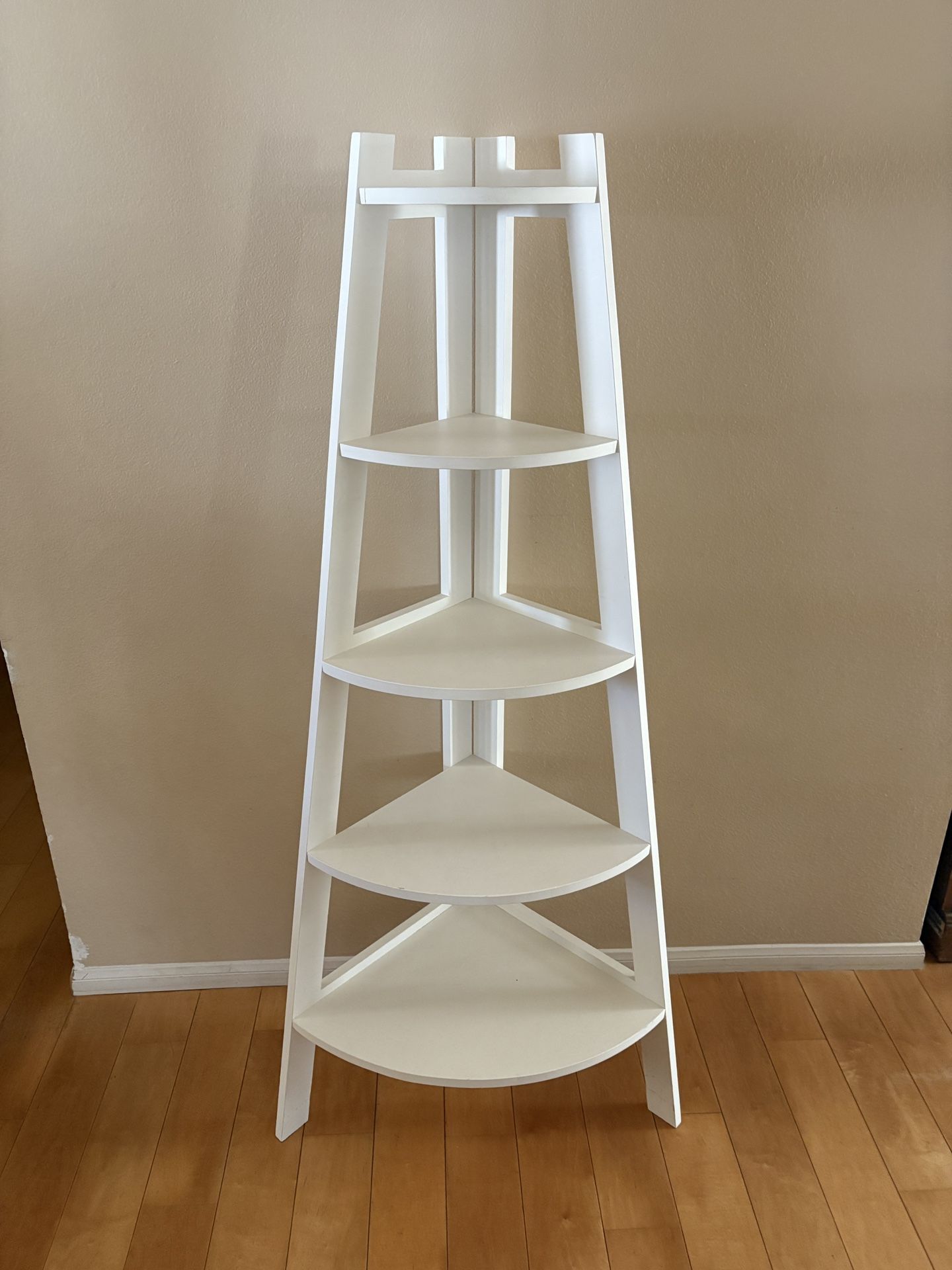 Corner Shelve Unit 5 1/2 Feet Tall