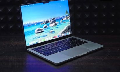 Apple MacBook Laptop – Silver – Excellent Condition