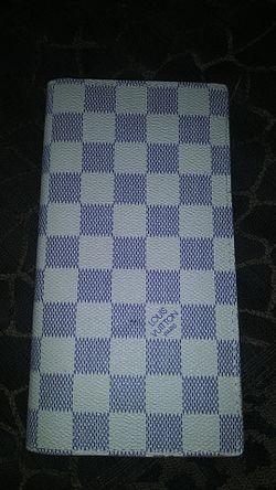 Very Gently Used Louis Vuitton Billfold wallet AUTHENTIC