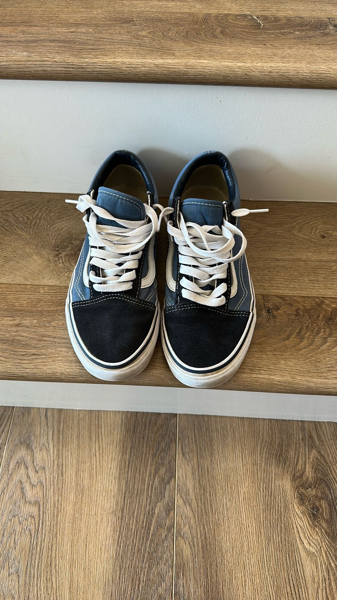 Vans Size M 7.5 W 9