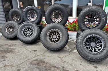 🌀🔱 Vendo Rines nuevos para Toyota Tacoma y Chevy Silverado con llanta semi nuevas