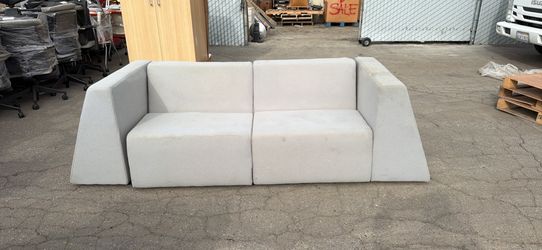 Modular Sofa Needs Cleaned $40 Solid No Rips 