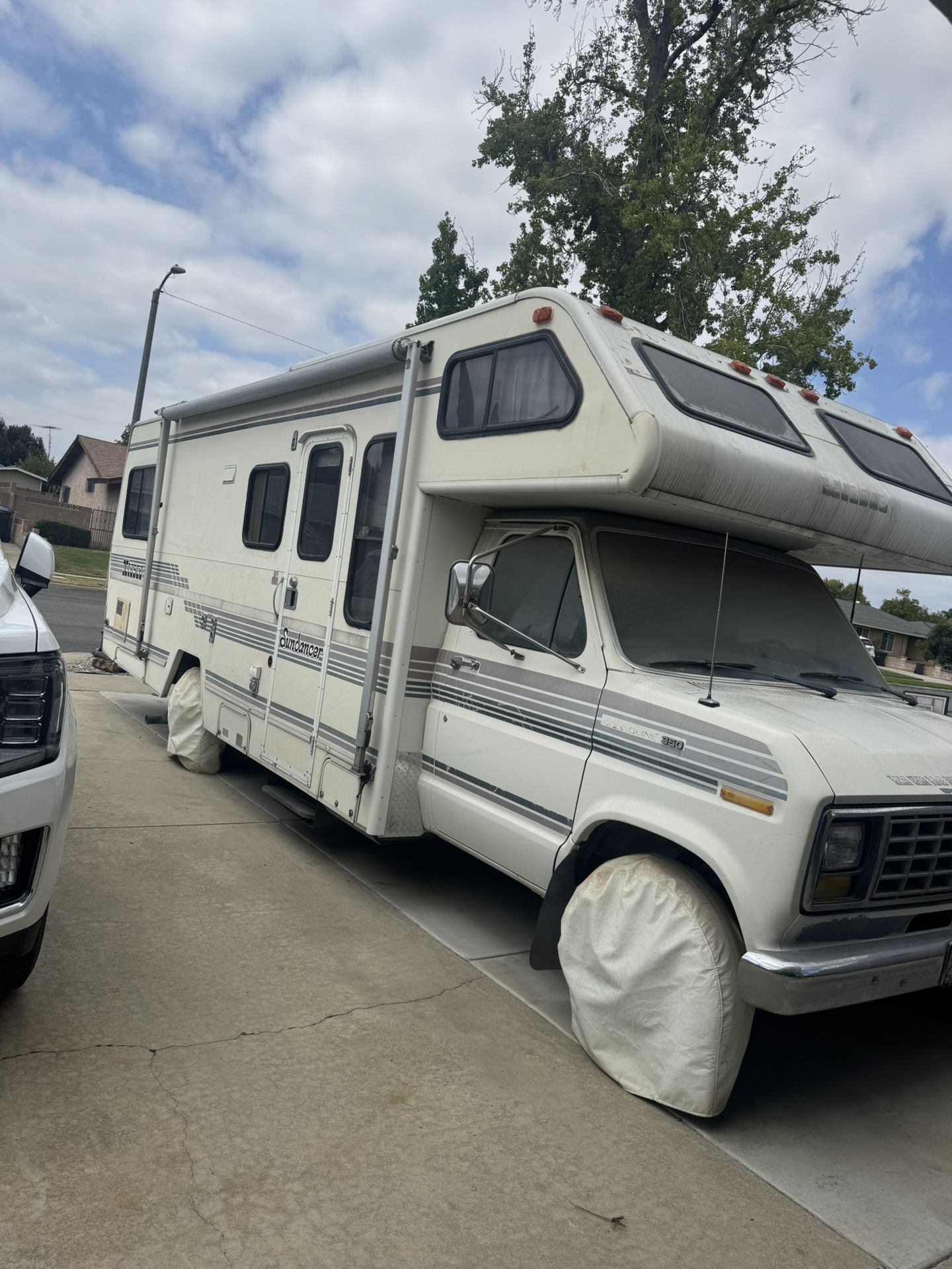 RV CAMPER