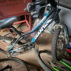 GIANT REVEL 20" ALUXX KIDS BIKE