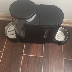 Almost New Pet Gravity Feeder