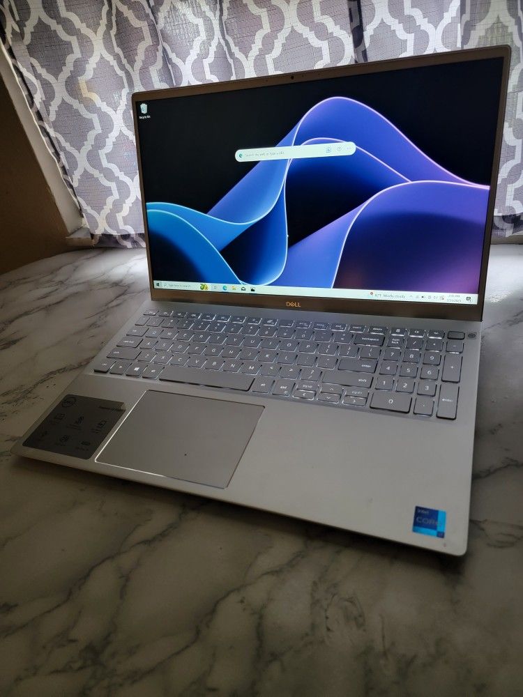 Dell Inspiron 15 Laptop Powerful 4 Core i7 11th Gen 16GB ( 2021 model )
