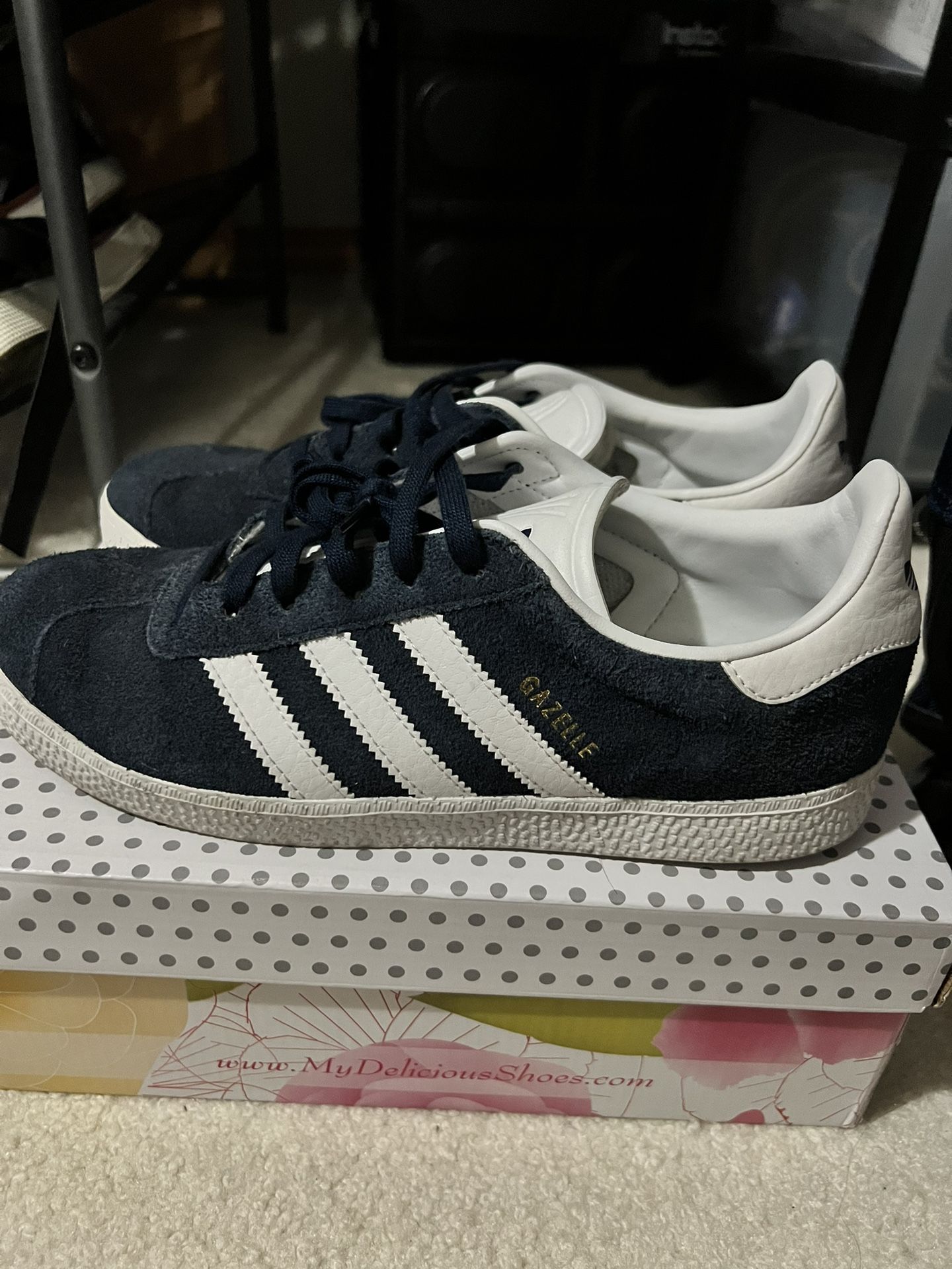 Adidas Gazelle Blue Size 8 Women’s