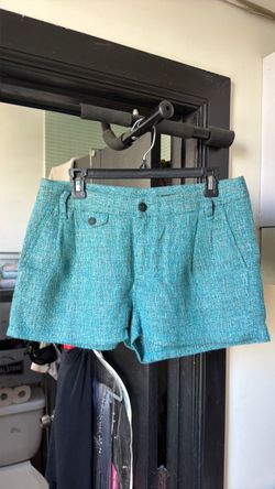 Cute, lightweight Rag&Bone women’s shorts!  Great shape!  Size 6.  Cash only.  Pick up only.
