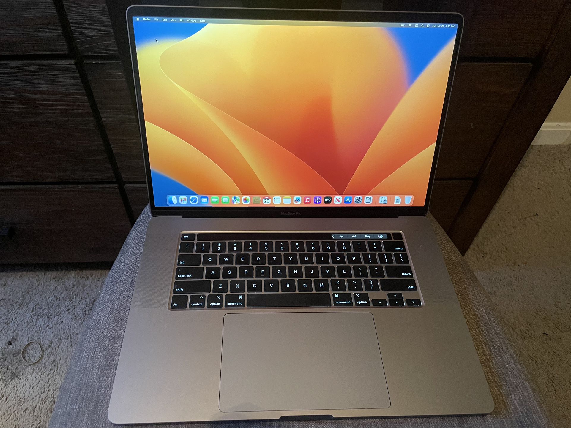 MacBook Pro 16inch 2019 i7