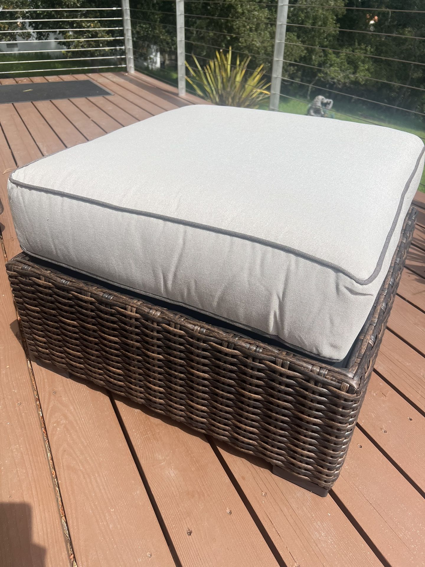 Brand New Ashley Coastline Bay Ottoman