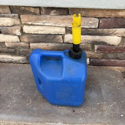 Blitz 2 Gallon Gas Can - Plastic 