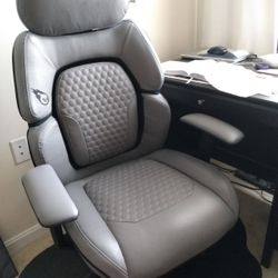 Goming Chair