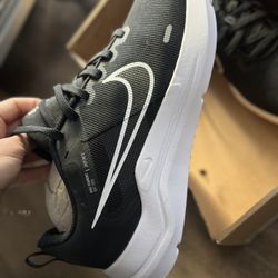 New Nike Men’s Size 9 Legend Essential 3NN