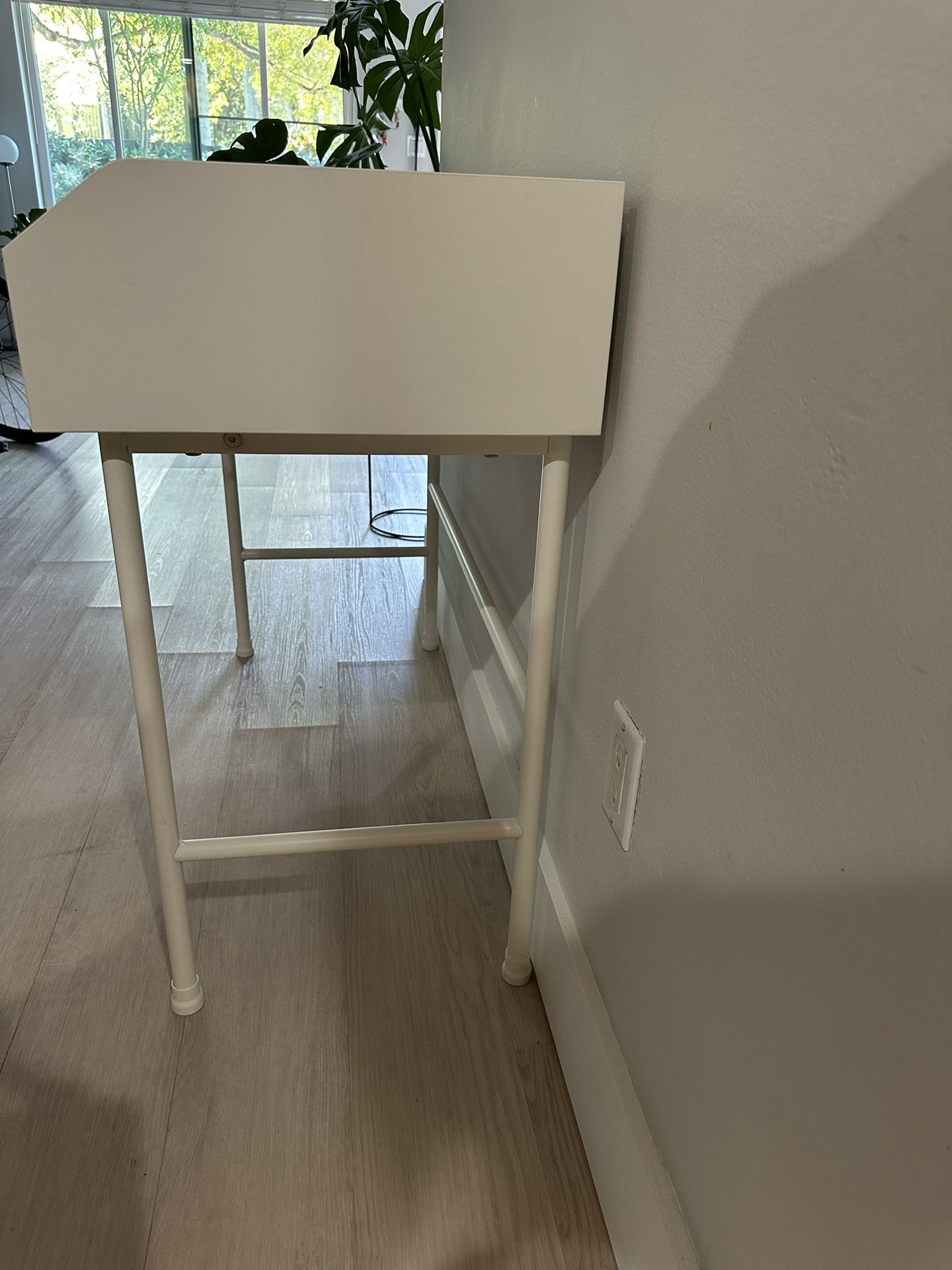 White Desk Or Dressing table