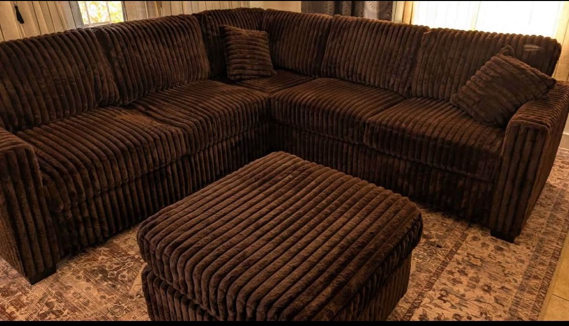 New Brown Sectional Couch with Ottoman! Free Delivery 🚚!