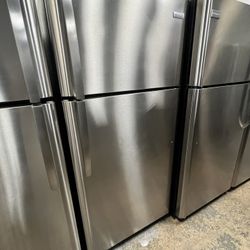Refrigerator Frigidaire 30”