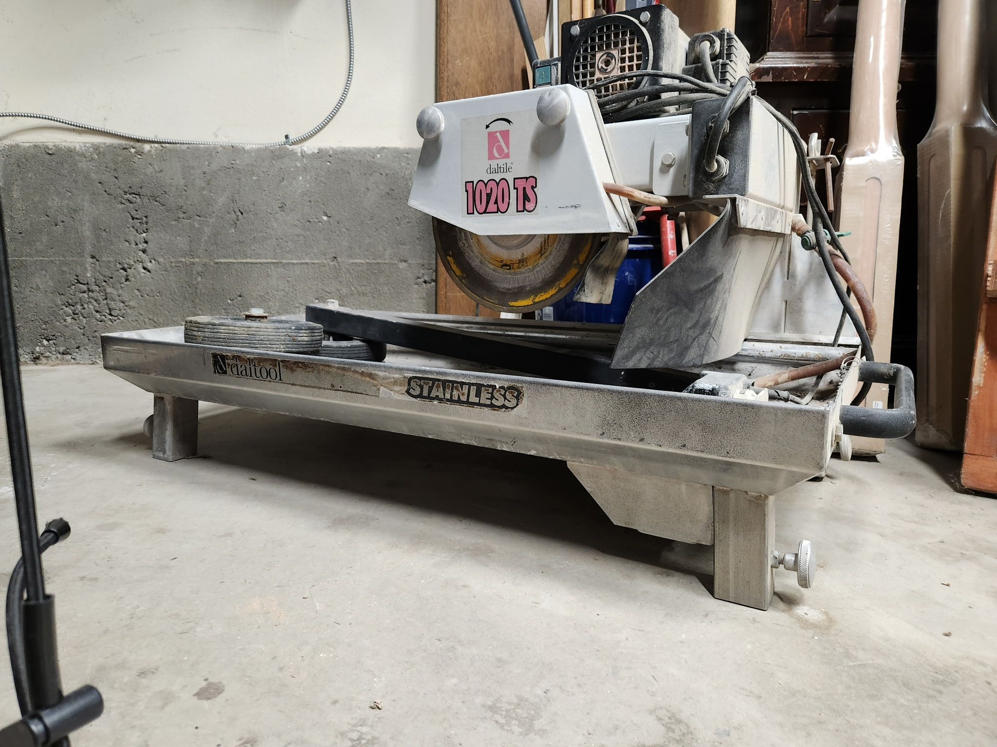 Daltile Tile Saw