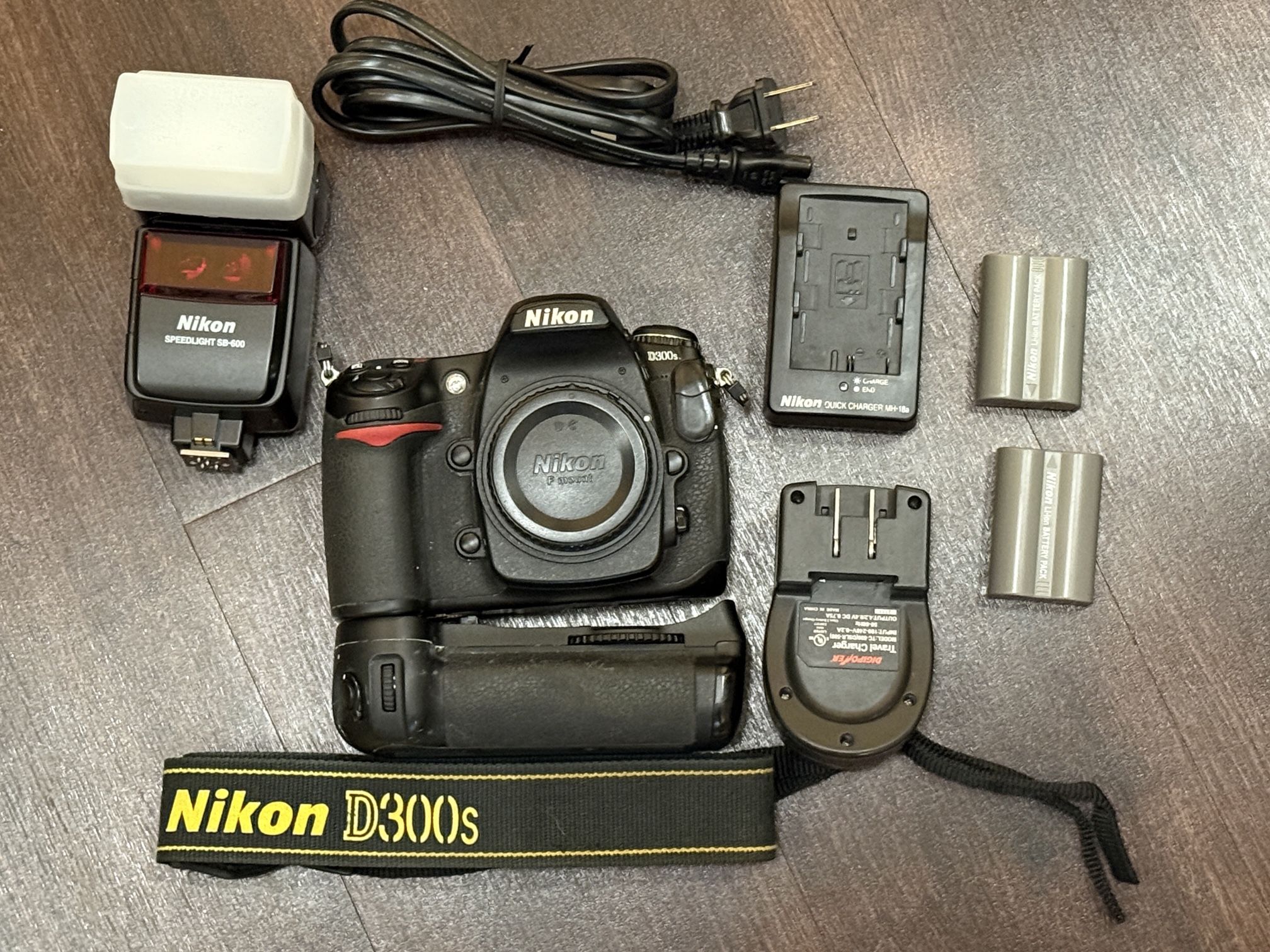 Nikon D300s (Non-Working) Bundle