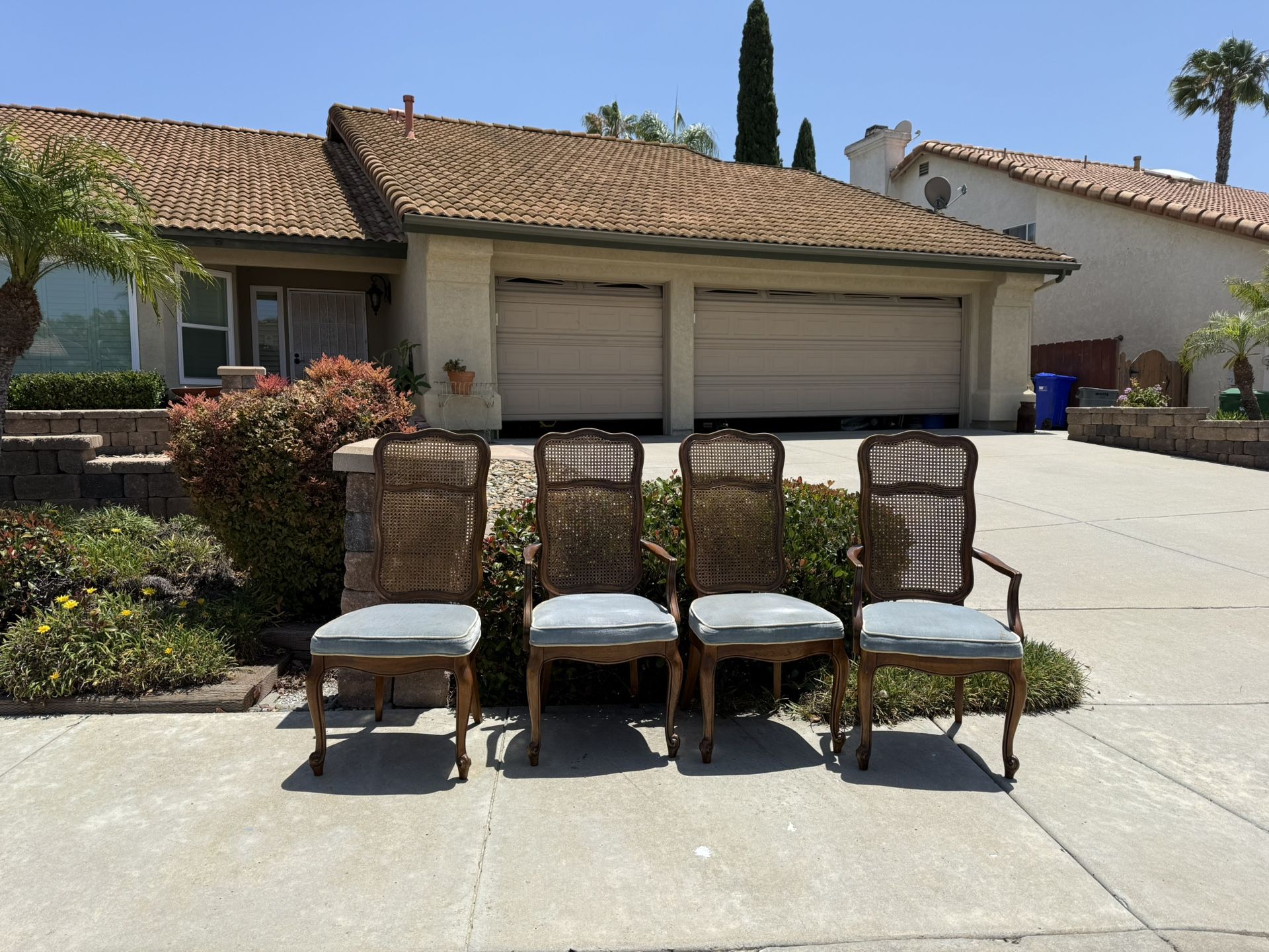 Free Chairs