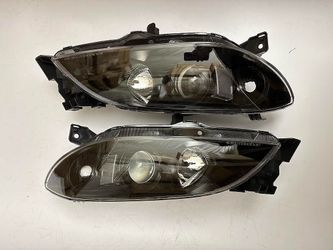 04-09 Mazda3 4-Door Sedan Projector Black Housing Headlights W/ Clear Corners