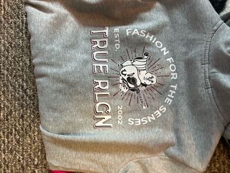 True Religion Gray Graphic Sweatshirt & Tshirt