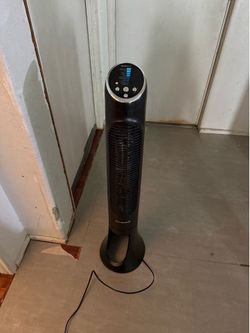 Rotating fan w/remote.