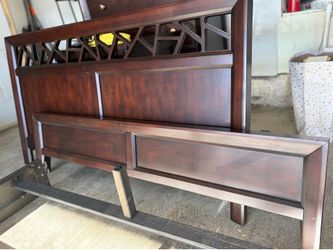 Queen Bedroom Set – Dark Espresso Wood | $450 for the Set