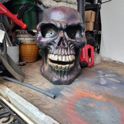 Huge Light Up Eyes Skull