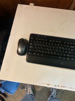 Logitech Wireless Keyboard and Mouse Combo