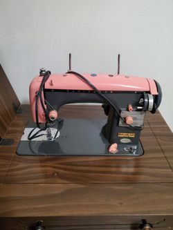 Remington FL Sewing Machine in pink and grey