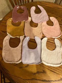 Wrrernsin Baby/toddler Muslin Bibs - new without tags