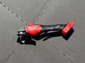 Milwaukee M18 FUEL Cordless Angle