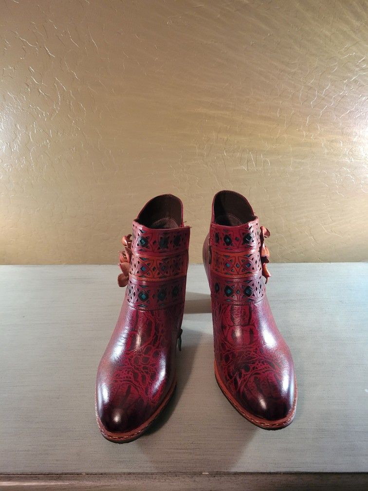Socofy Genuine Italian Leather Boots/Size 42(11)/Red With Blue/Orange Flowers On Sides/Never Worn
