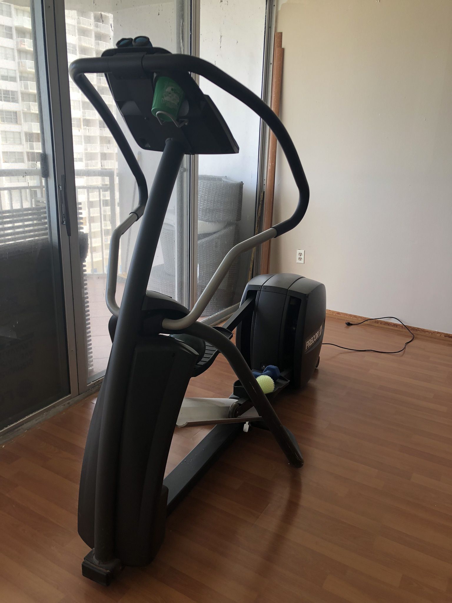 Elliptical Precor - EFX 5.21i Exercise Machine