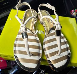 Gianni Bini sandals