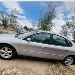 2004 Ford Taurus