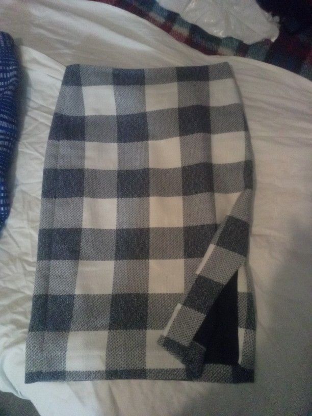 Banana Republic Grey&White Check Pattern Pencil Skirt Size 4