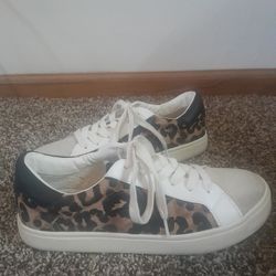Steve Madden Women's Sneakers Size 9.5 Leopard Print