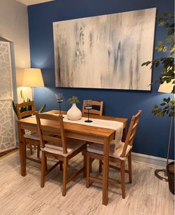 Beautiful Small Pine Wood Dining Set Great Condition!!! Table with 4 Chairs! I Can Deliver