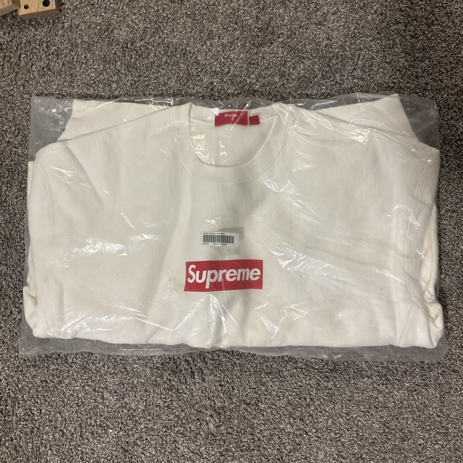 Size X-Large Supreme Washed Box Logo Crewneck White (SS25)