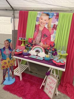 Jojo Siwa party decor