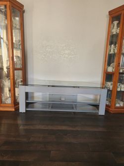 Flat Screen TV Stand FREE! Just Come Get It