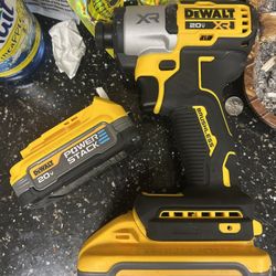 Dewalt Drill With 2 12volt Batteries 