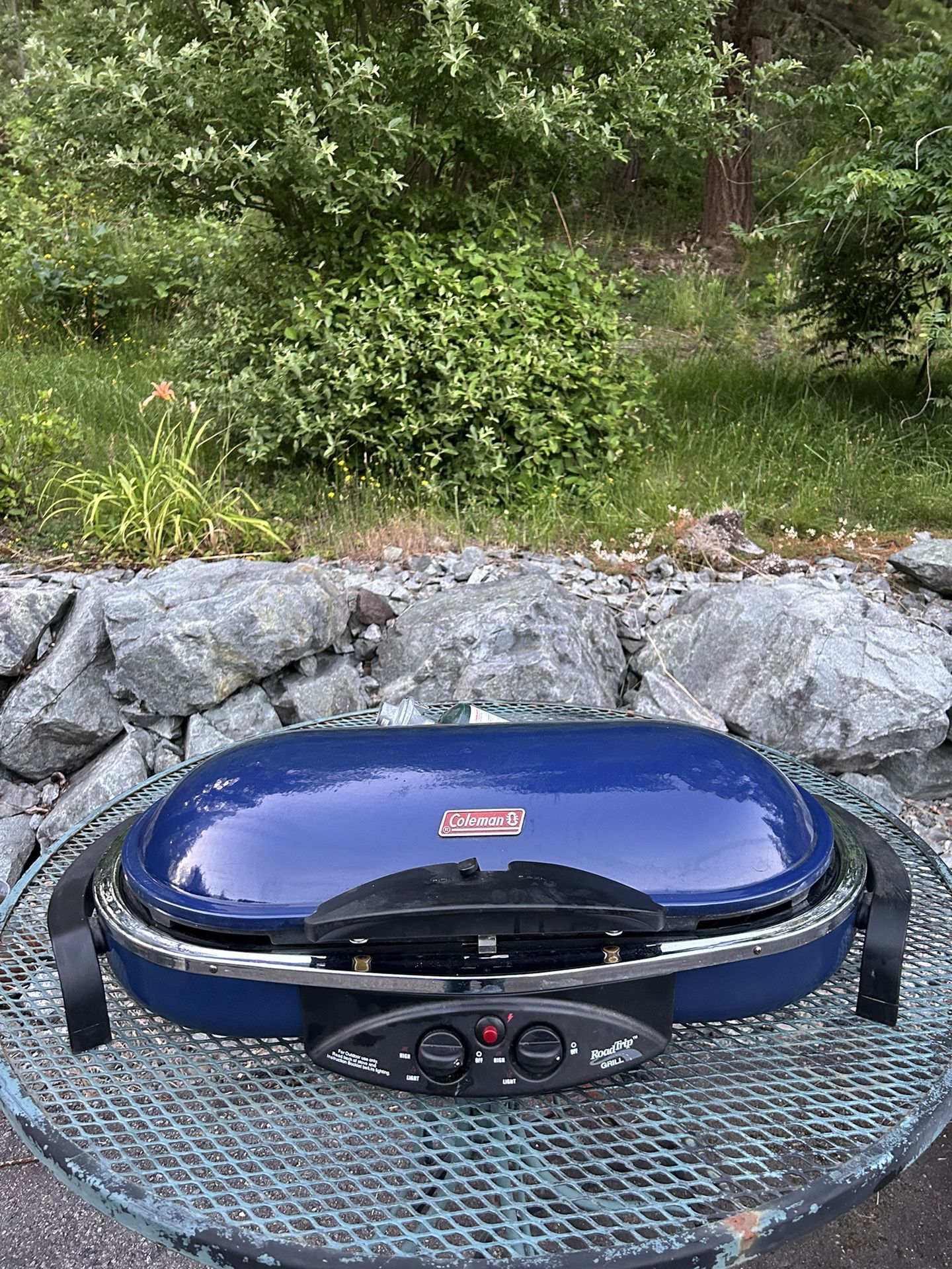 Coleman Roadtrip Tabletop Grill BBQ