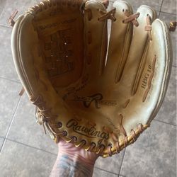Rawlings Baseball Glove 