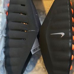 Nike mind slide 001 black size 11 - fits like a 10/10.5