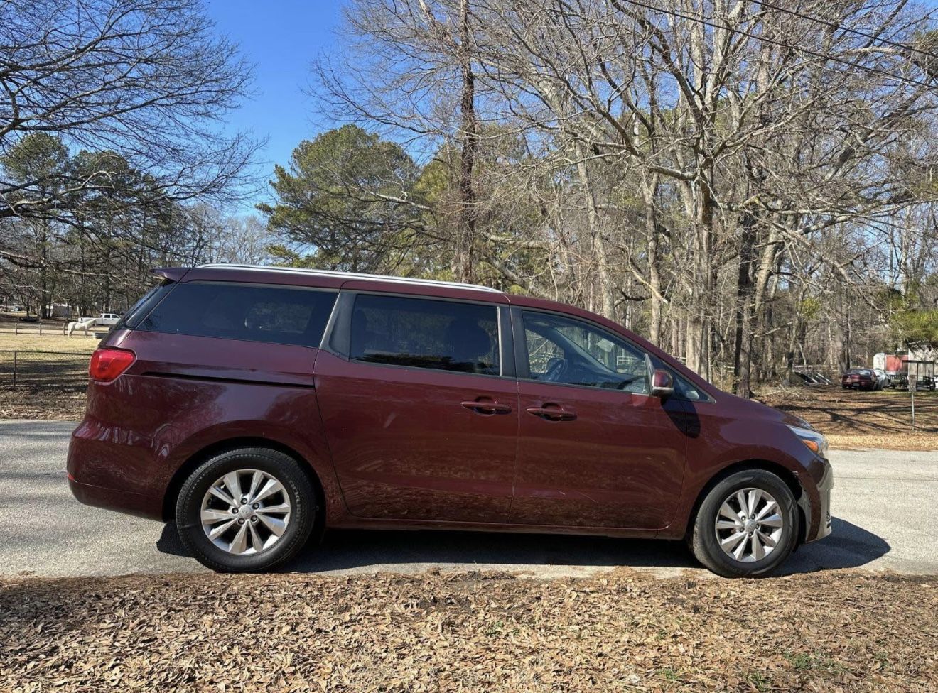2017 Kia Sedona LX Minivan 4D