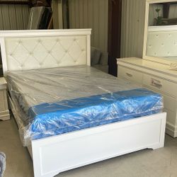 New Baronet queen size complete ready to deliver beautiful color, bad nightstand, dresser, mirror, and mattress