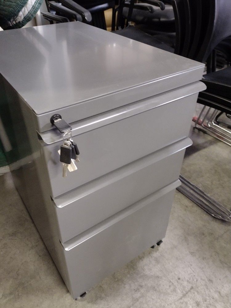 3 Drawer Mobile Storage Unit With Key And Lock